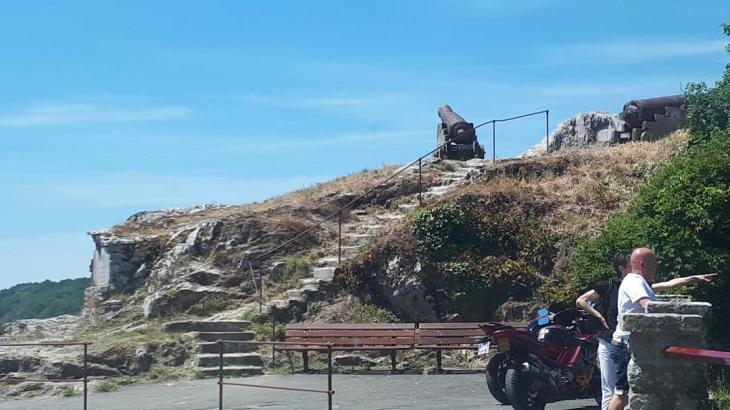 lrb-le-canons-on-the-rock-of-roche-bernard-jun19
