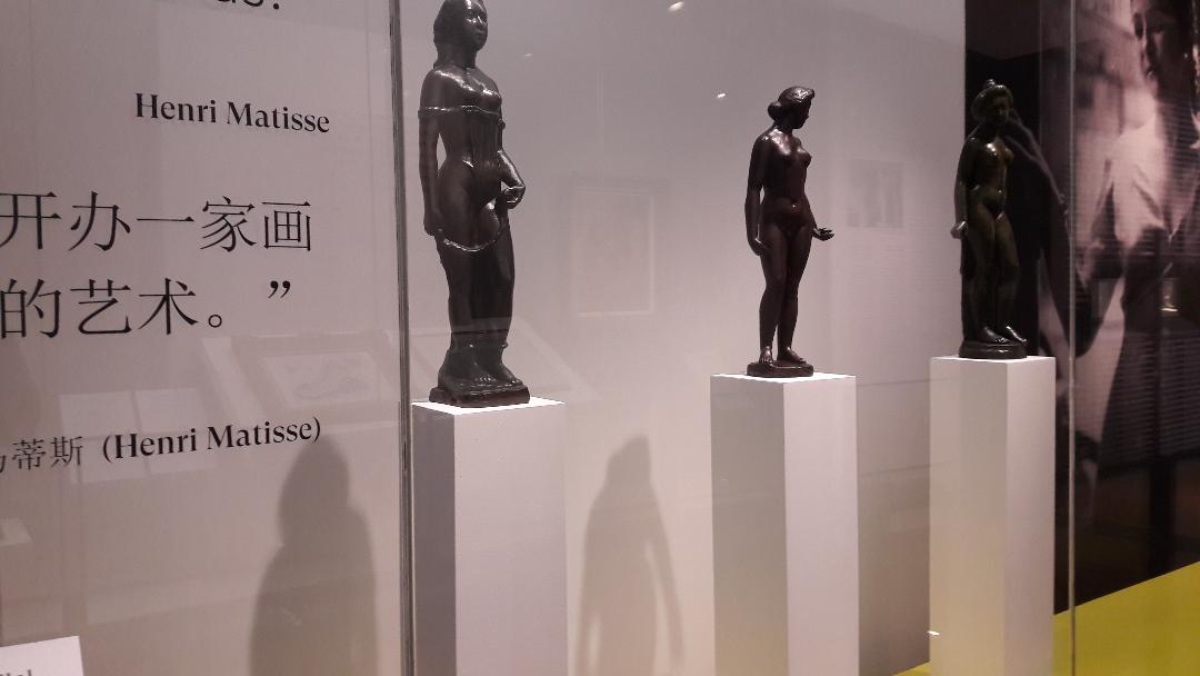 paris-cdg-T2-E-M-museum-space-on-Rodin-dec18