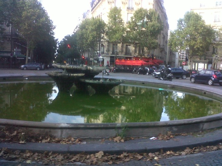 Paris pl victor hugo sep13