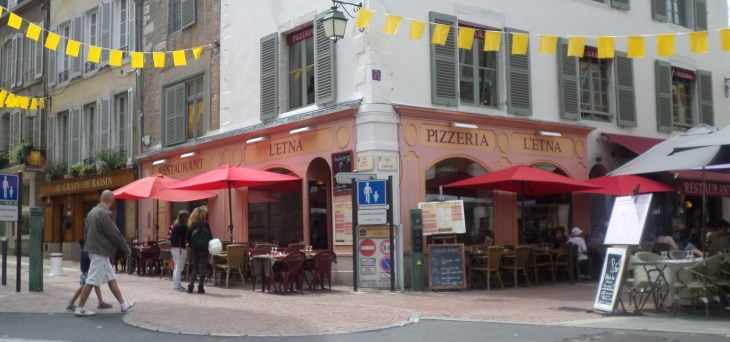 pau-pizzeria-letna-corner-rue-sully-aug14