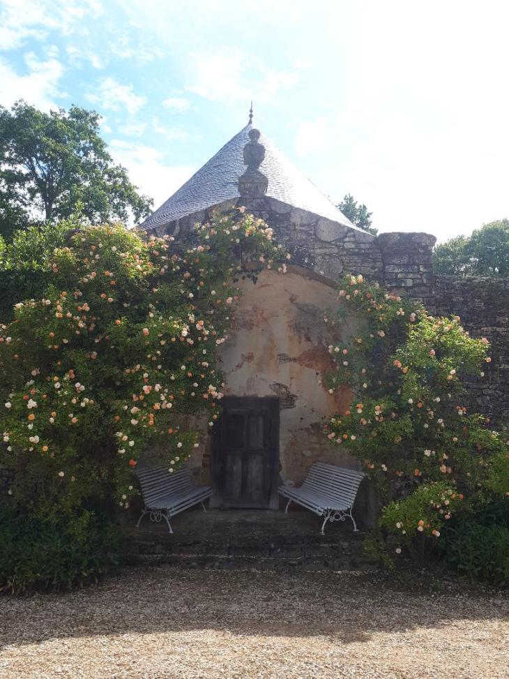 plu-keronic-castle-french-garden-back-chapel-jun19