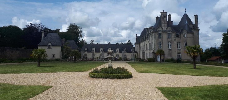 plu-keronic-castle-from-french-garden-to-back-of-castle-jun19