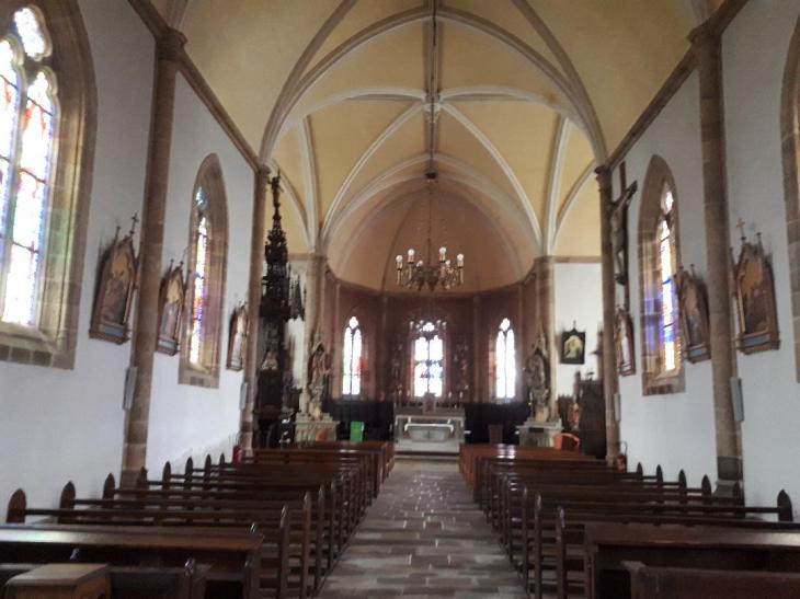 Pluneret ch st pierre et st paul nave to altar jun22