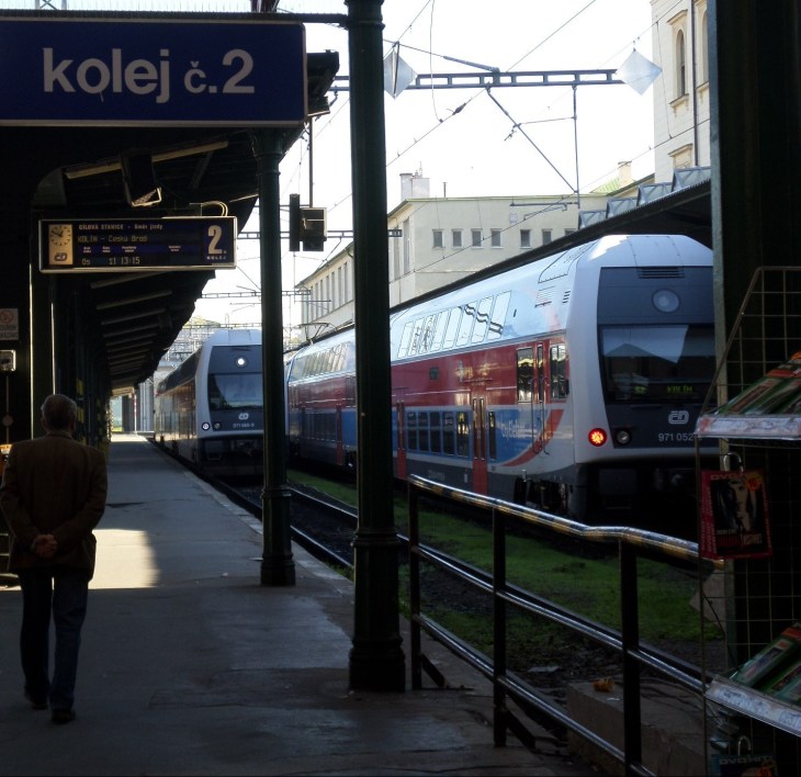 prague-trains-arriving