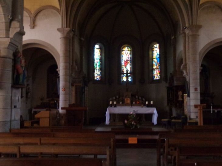 Queven ch Saint-Pierre et Saint-Paul altar jun22