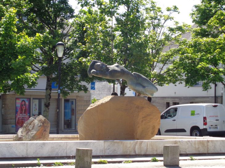 Queven fontaine place de la Ville de Toulouse jun22