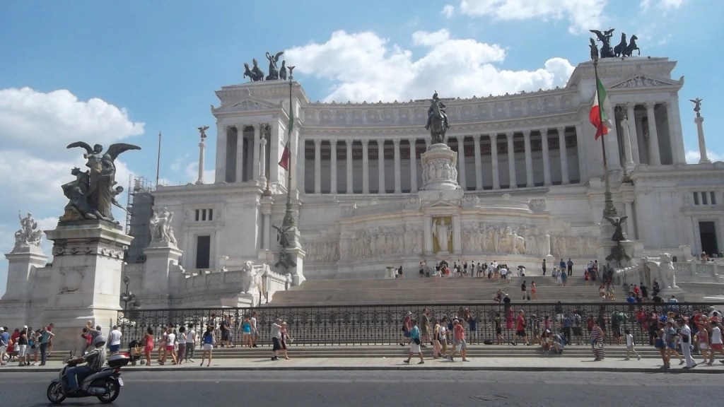 roma-mon-emanuele-vittorio-ii-front-aug13