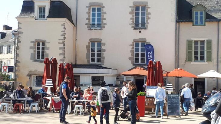 vannes-l-atlantique-resto-arriving-mar19