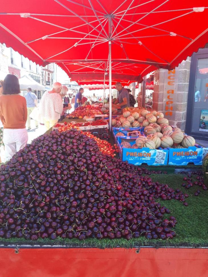 vannes market aldebarran stand fruits jun22