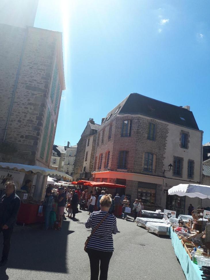 vannes market rue hellec jun22