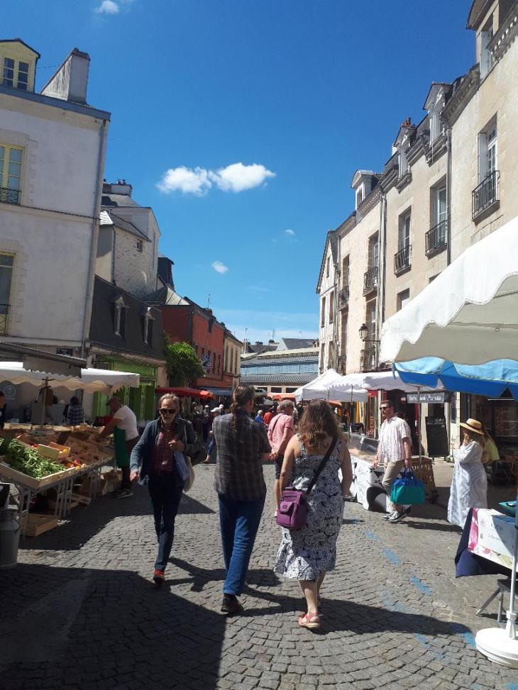 Vannes market rue poissonnerie jun22