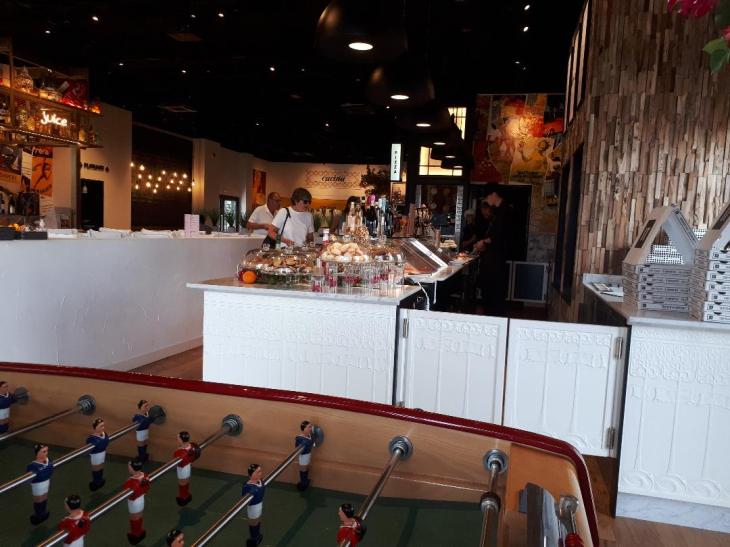 Vannes trattoria Italiana resto bar counter orders jun22