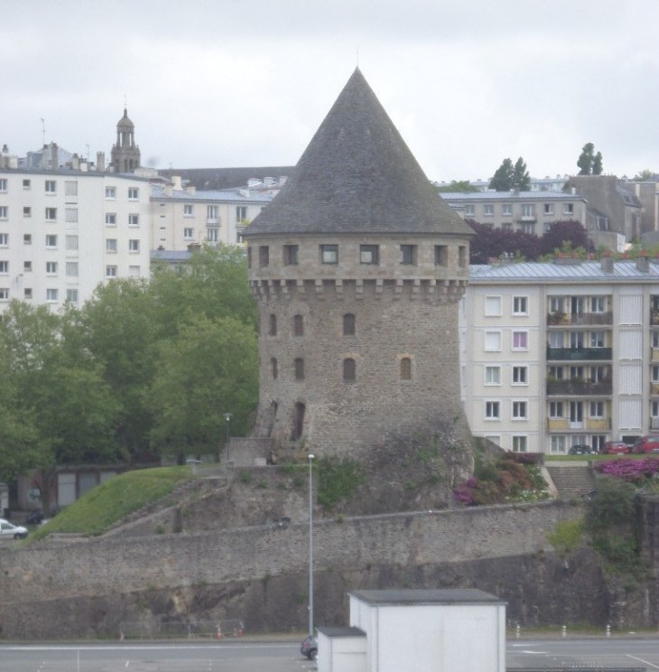 brest-tanguy-tower-on-arsenal-may17