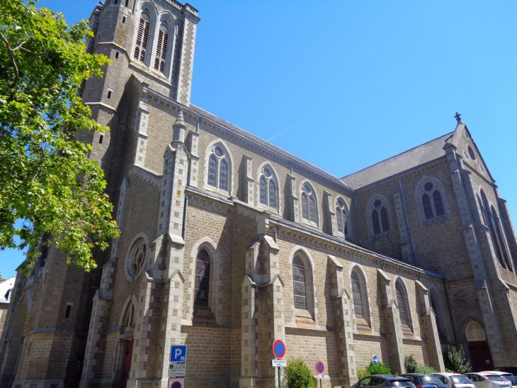 Cancale ch St Méen right side wall jul22