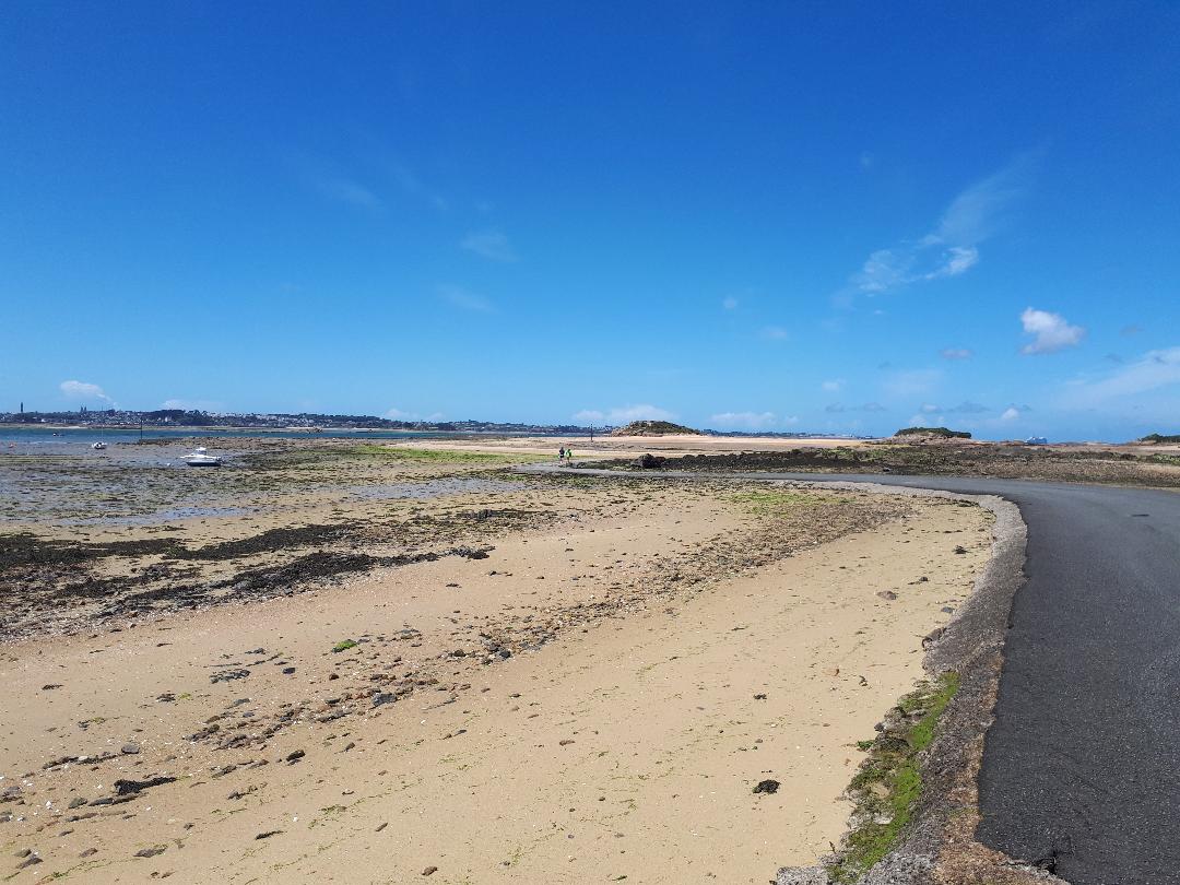 Carantec ile callot driving passage to isle jun22