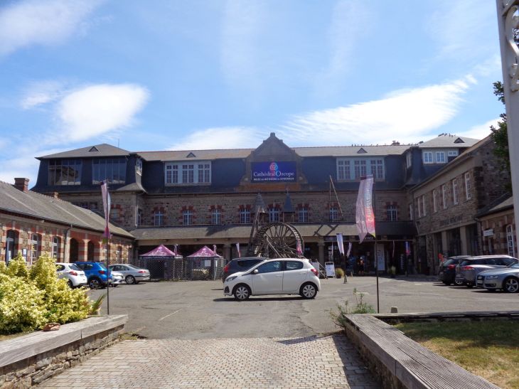 Dol de Bretagne Cathedral o drome entr jul22