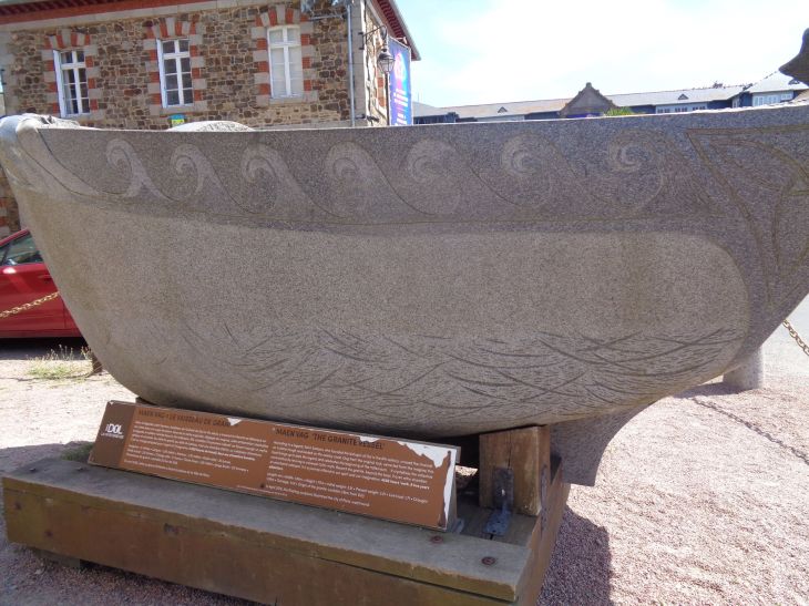 Dol de Bretagne granite boat front of Cathedral St Samson jul22
