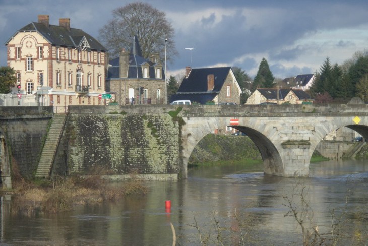 mayenne-pont-mac-racken-architecture-feb16