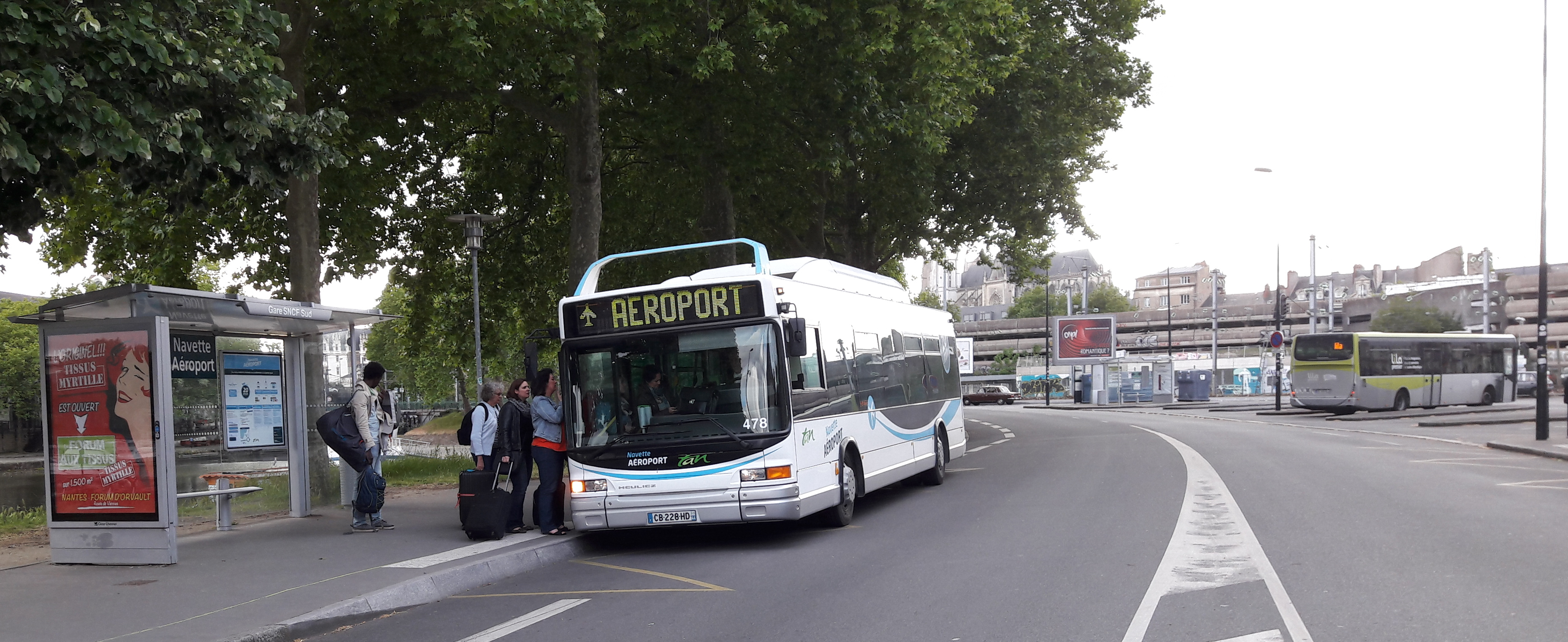 nantes-navette-bus-from-gare-to-airport-leaving-for-krakow-may17