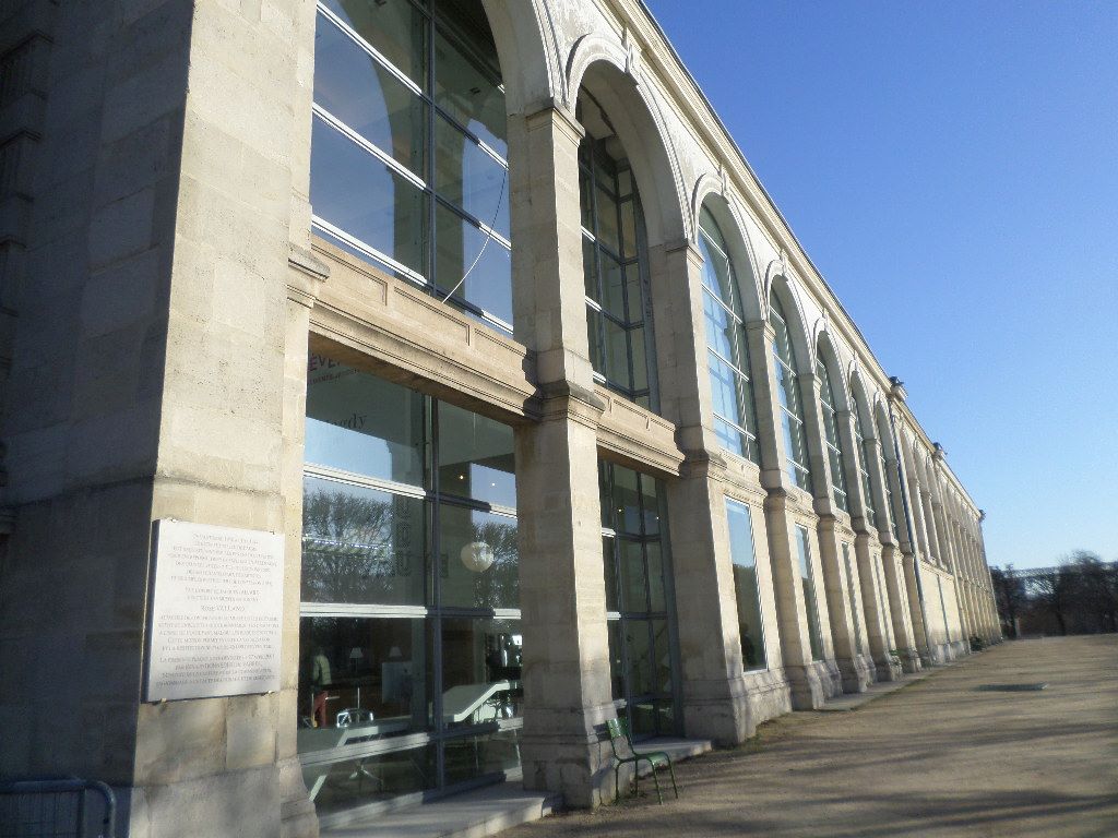 paris mus jeu de paume right side dec16