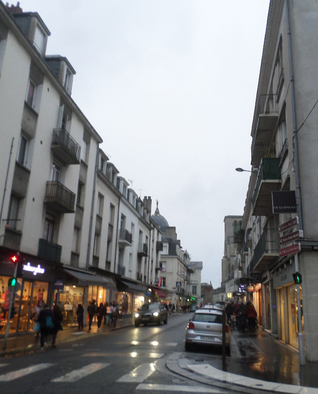 tours-rue-des-halles-feb18