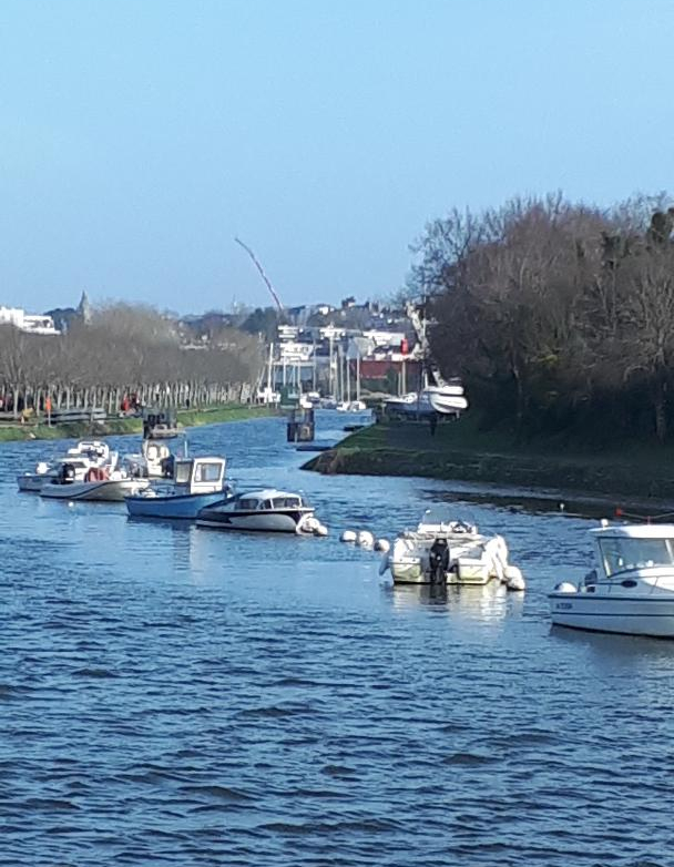 vannes-pont-de-kerino-on-canal-to-le-port-feb20