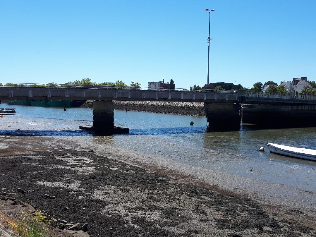 Vannes pont kerino low tide jul22