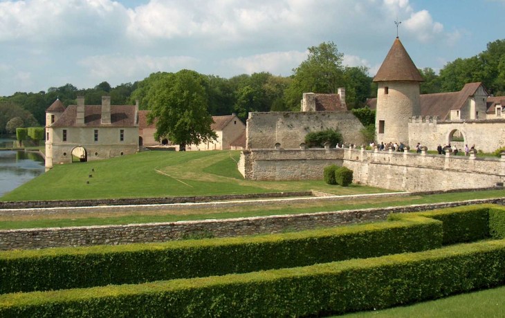 villarceaux-chateau-manoir-de-ninon-tour-saint-nicolas