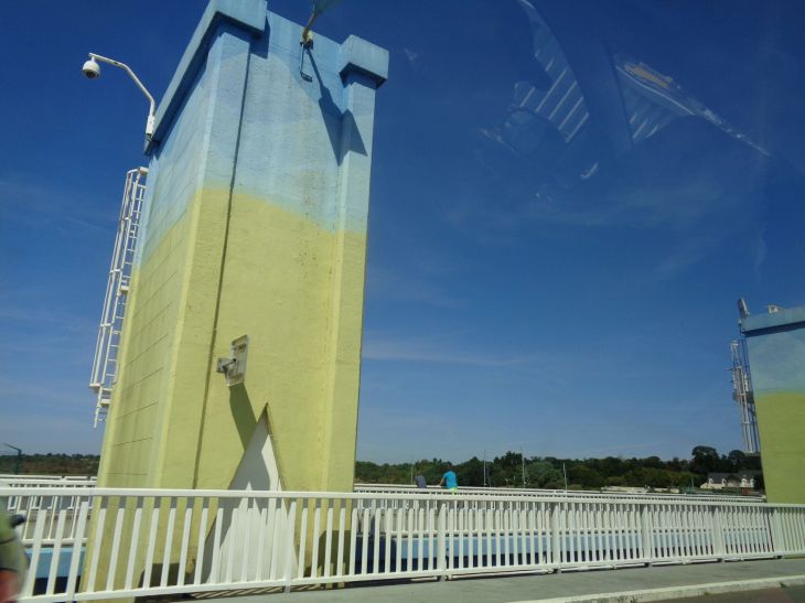 Arzal barrage de dam control towers aug22