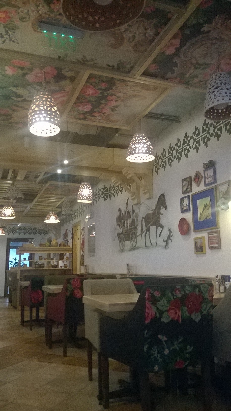 Bucharest-la-placinte-resto-inside-dec15