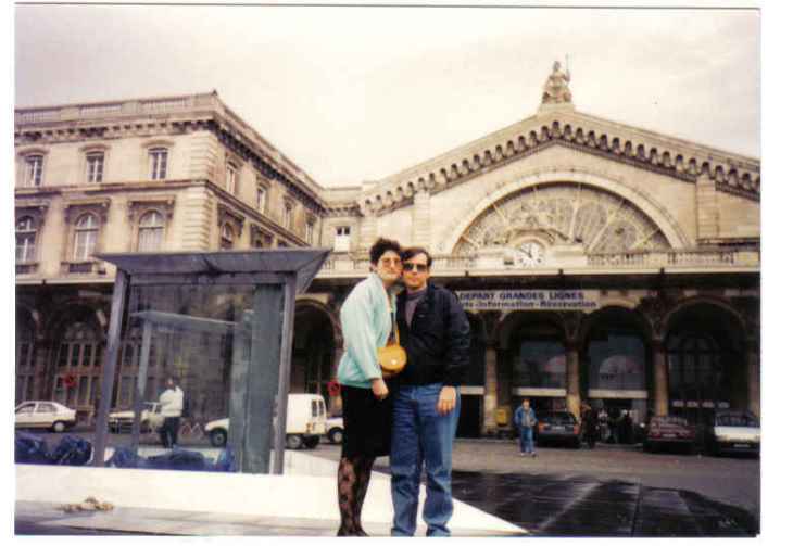 Paris gare de l'est PF et MF front of gare Mar1991