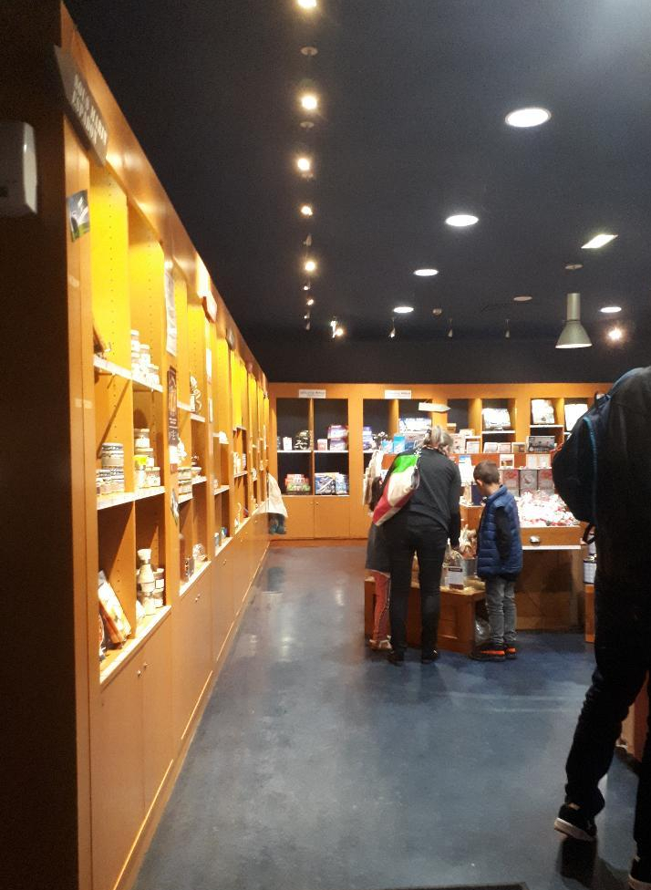 st-nazaire-escal-atlantic-boutique-inside-jun19