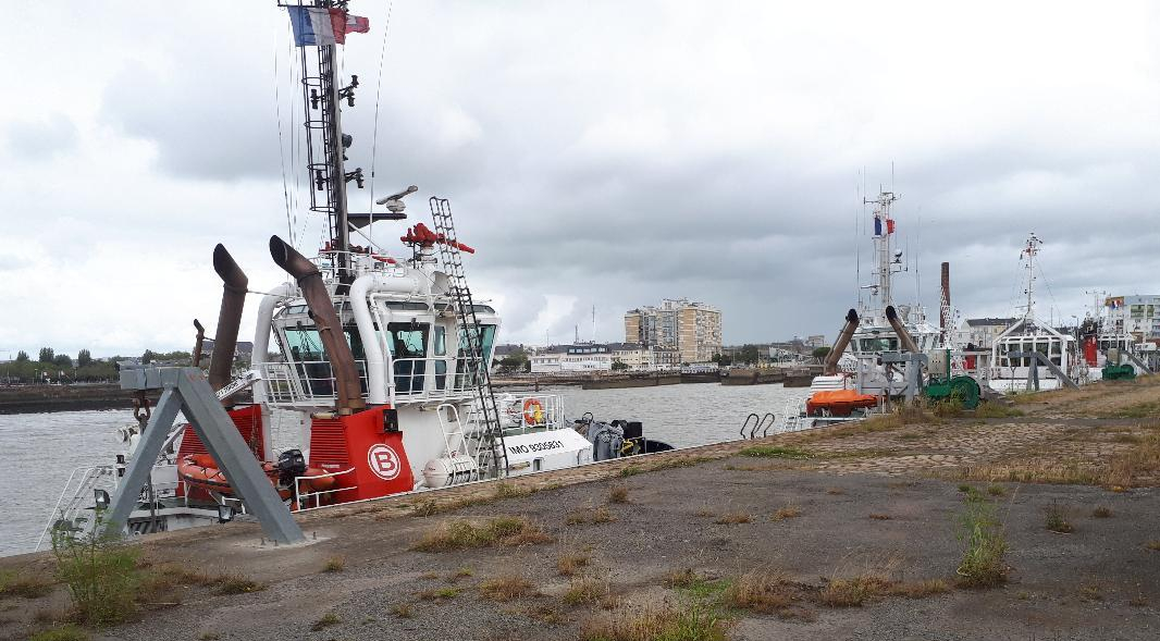 st-nazaire-port-towboats-en-line-jun19