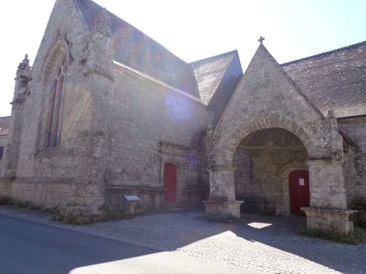 Sulniac ch Saint Jean Baptiste front porch aug22