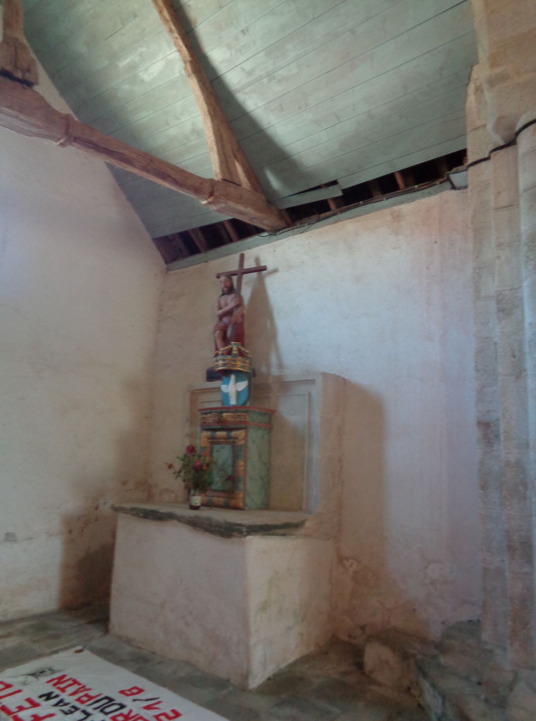 Tréfflean chapelle Notre-Dame-de-Bon-Secours chapel Virgin et child Cran aug22