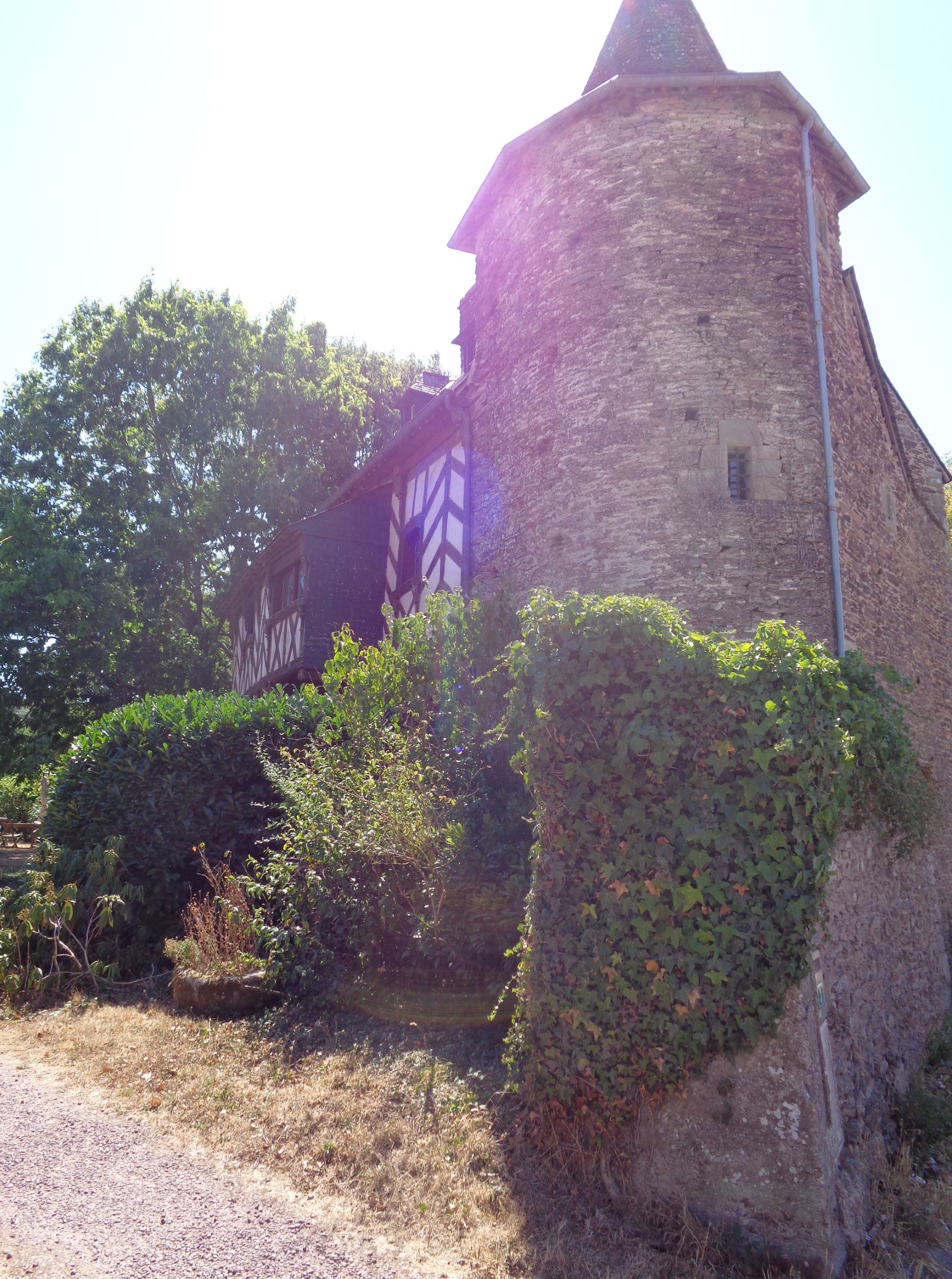 Trehorenteuc manoir des Rues Neuves front aug22