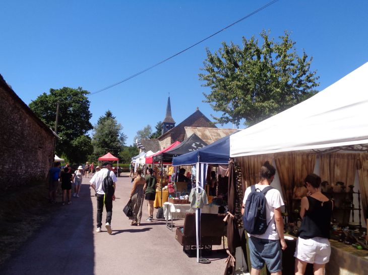 Trehorenteuc marche brocante to ch graal aug22
