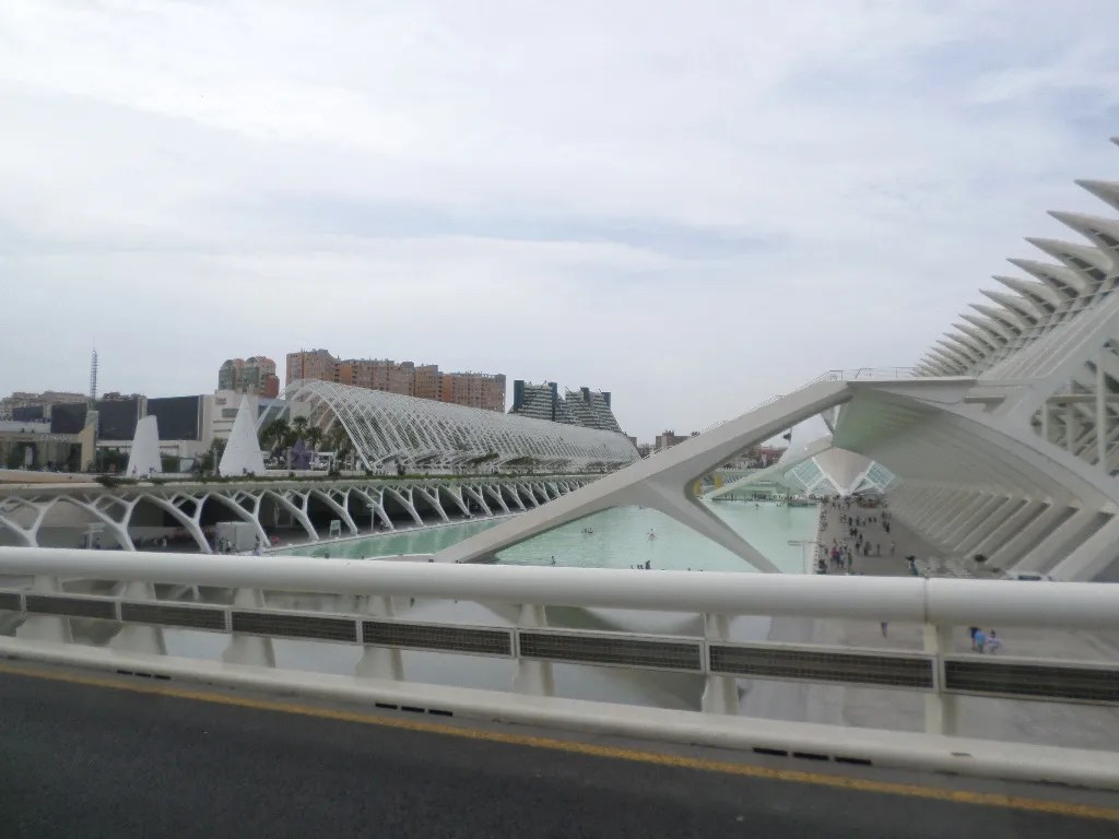 val-ciudad-del-arte-aquarium-passing-aug16