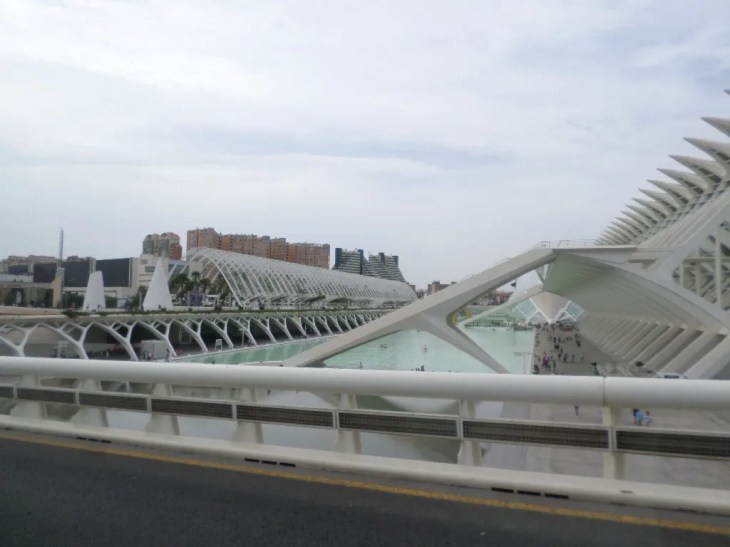 val-ciudad-del-arte-aquarium-passing-aug16