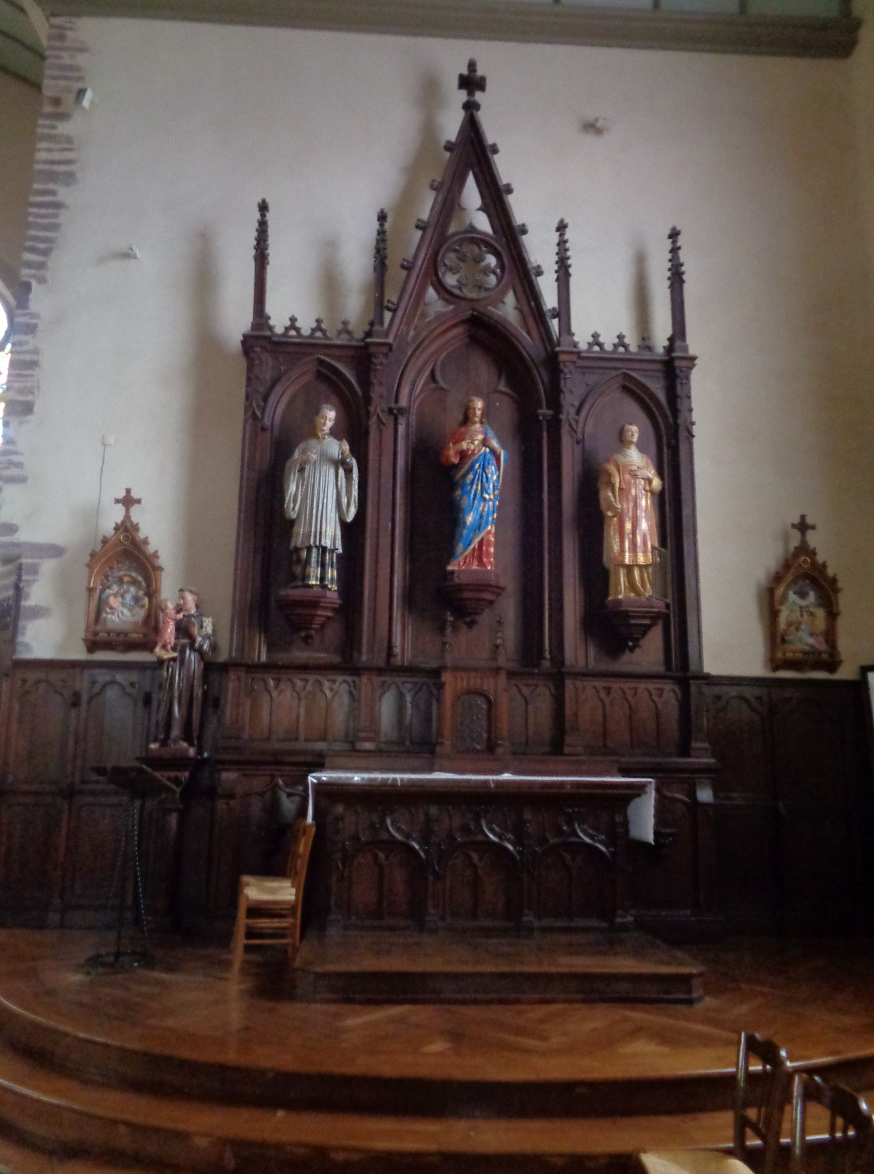 Beignon Ch St Pierre chapel right sep22