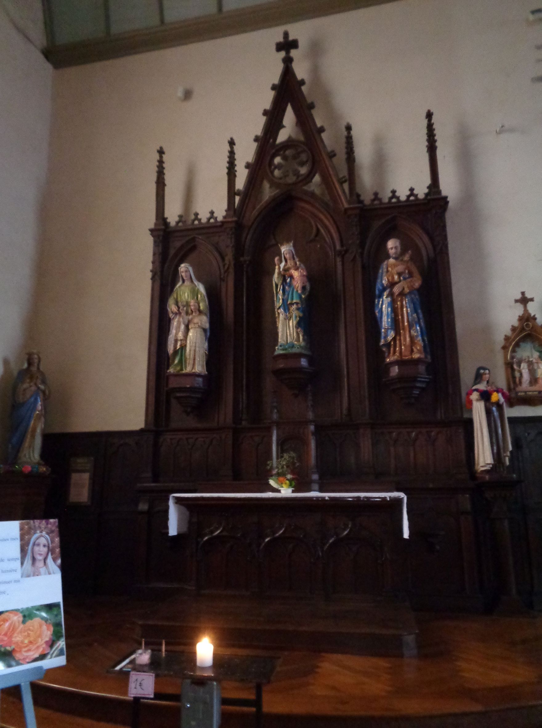 Beignon Ch St Pierre chapel Virgin Mary left sep22