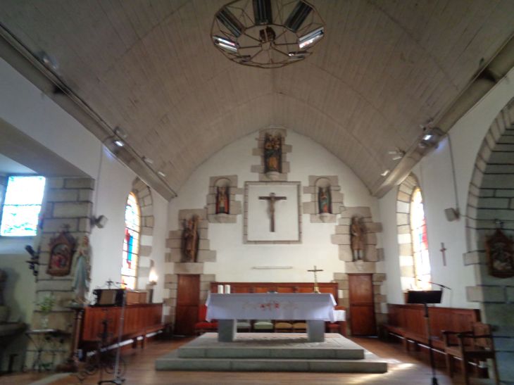 Camors ch Saint Sané altar sep22