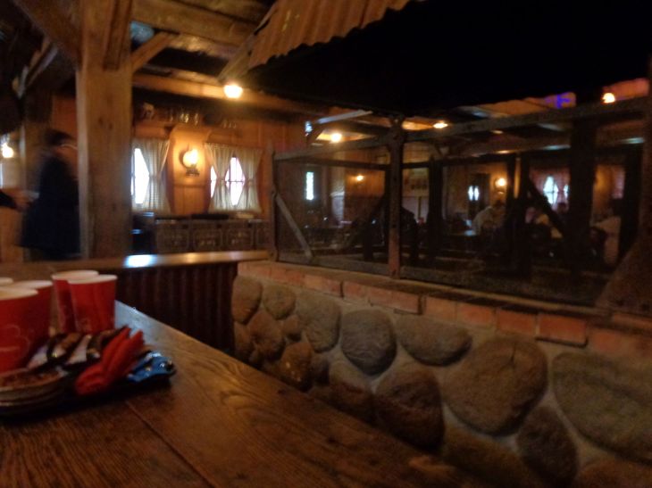 Disneyland paris disney park cowboy cookout restaurant lunch by table sep22