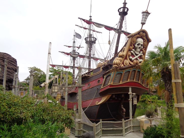 disneyland-paris-disney-park-pirate-of-the-caribbean-boat-sep22