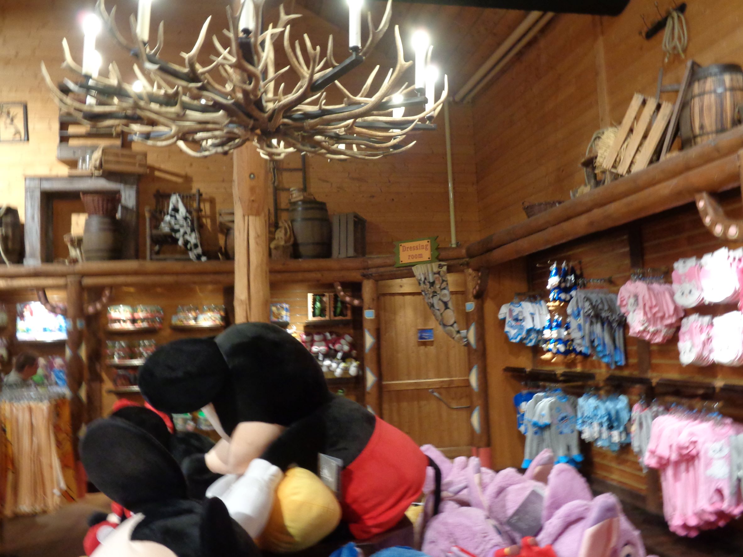 disneyland paris ranch davy crockett boutique store sep22