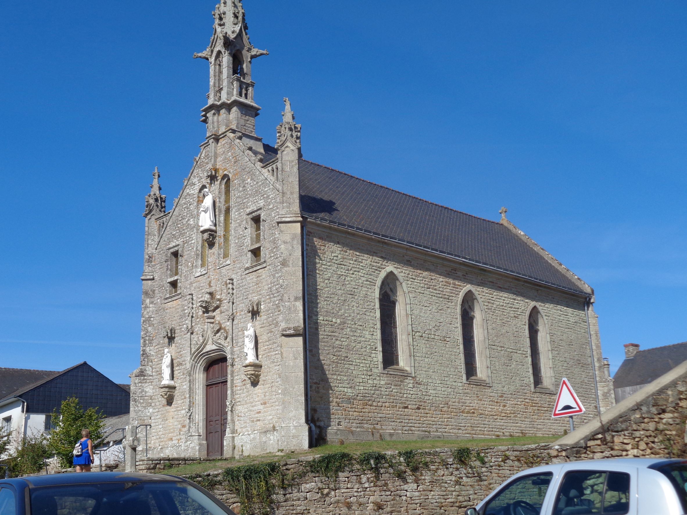 Elven Chapelle Sainte Anne side sep22