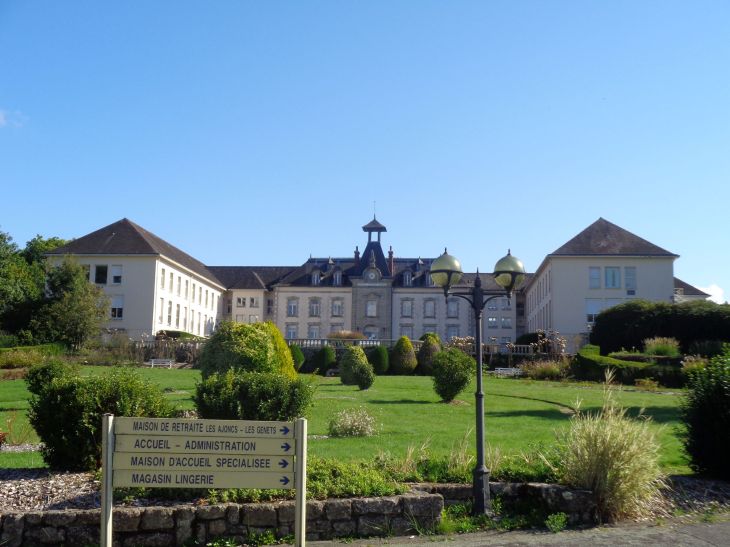 Guéméne sur Scorff hospital A Briand front sep22