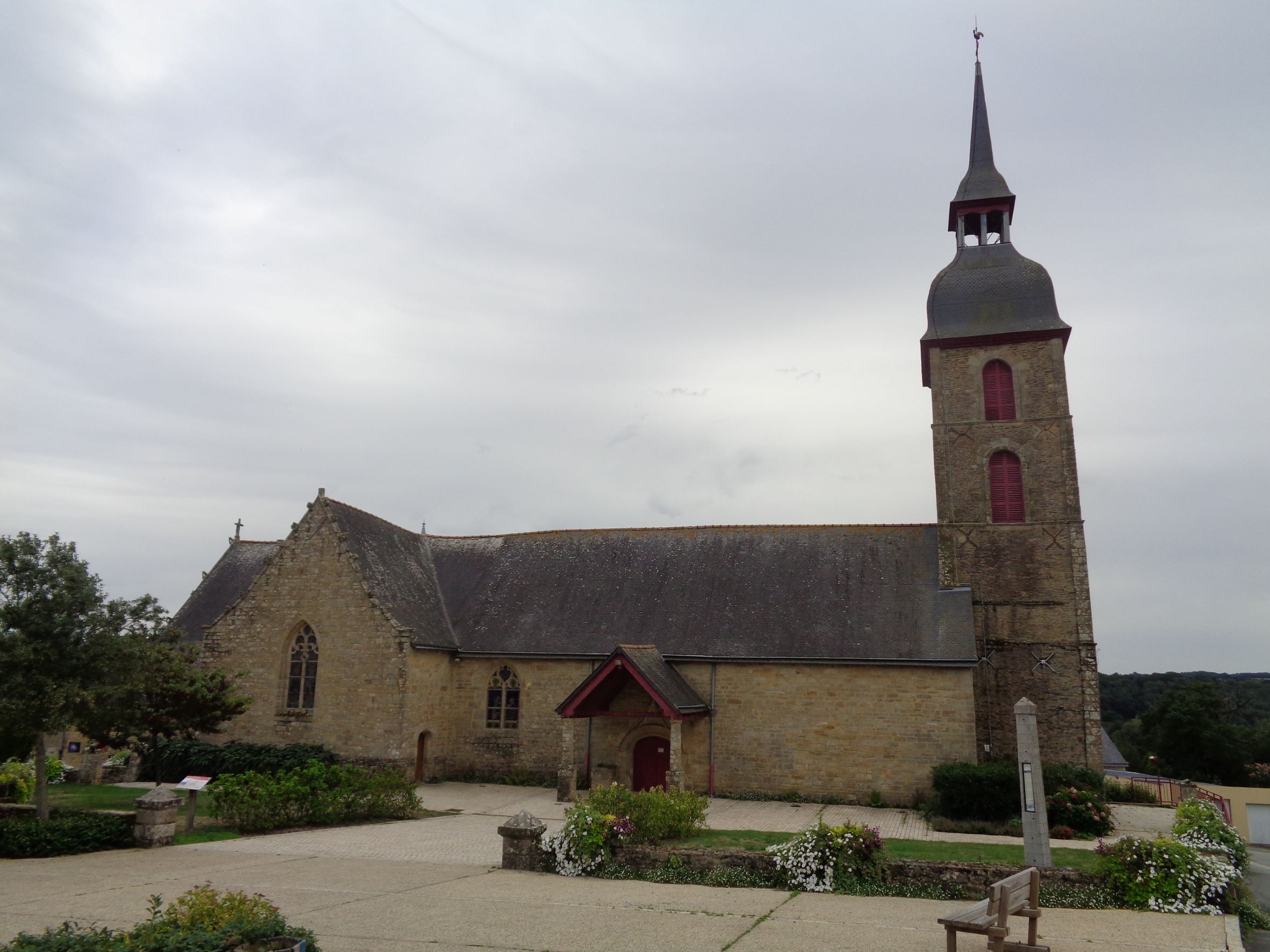 Guillac ch St Bertin front belltower sep22