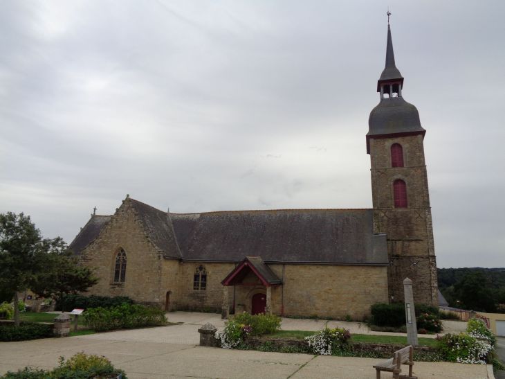 Guillac ch St Bertin front belltower sep22