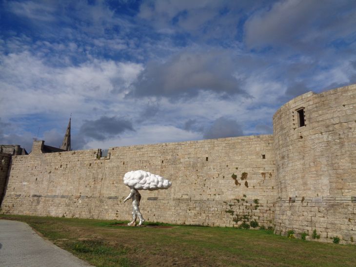 Guingamp chateau pierre II walls sep22